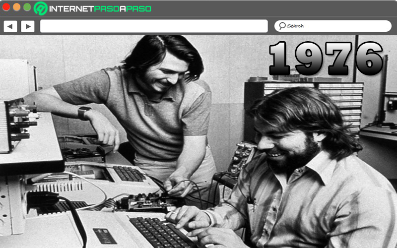 1976 – The company is established in the garage of the house of Steve Jobs