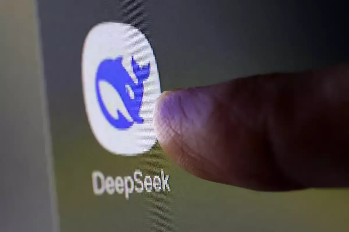 Modelos de IA DeepSeek V3 y R1 Modelos DeepSeek V3 y R1