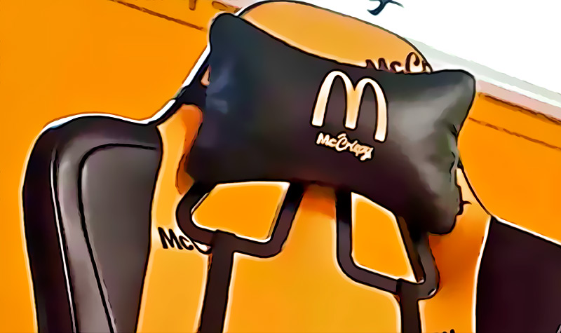 Consume todo La silla gaming McDonald McCrispy es un insulto con soporte para patatas fritas que incita al consumismo total