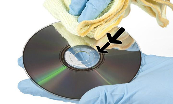 Emplear un producto específico para restaurar los CD 
