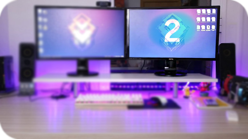 What features should the monitor you use as a second screen have?