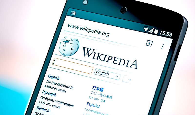 Wikipedia utilizara IA para eliminar los articulos con informacion falsa en su web